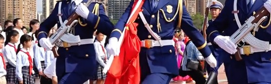 8868体育足球直播免费看-九三阅兵现场：霍启刚低调，姚明抢眼，杜江激动，郑钦文满脸笑容
